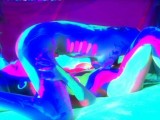 Vidéo porno mobile : Lesbian art is colourful